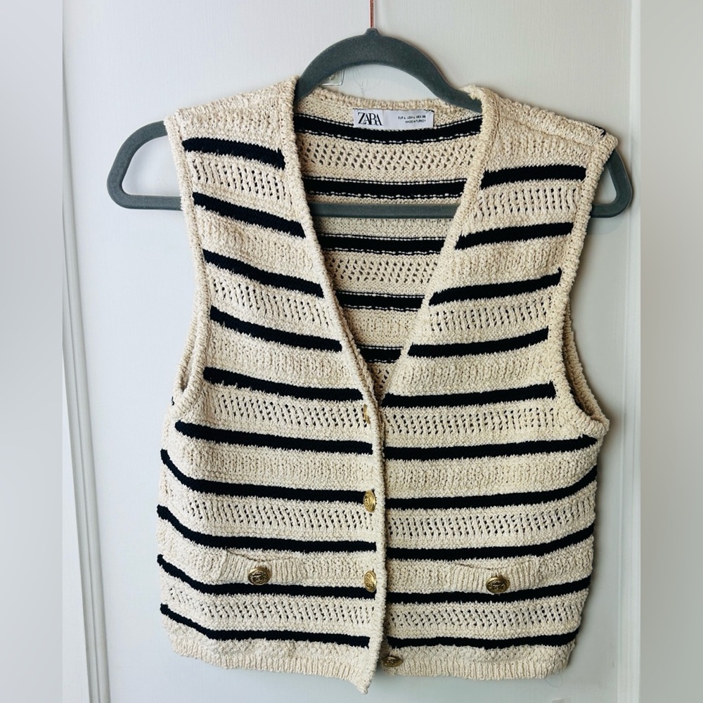 Zara Women's V-Neck Cream and Black Striped Sweater Vest